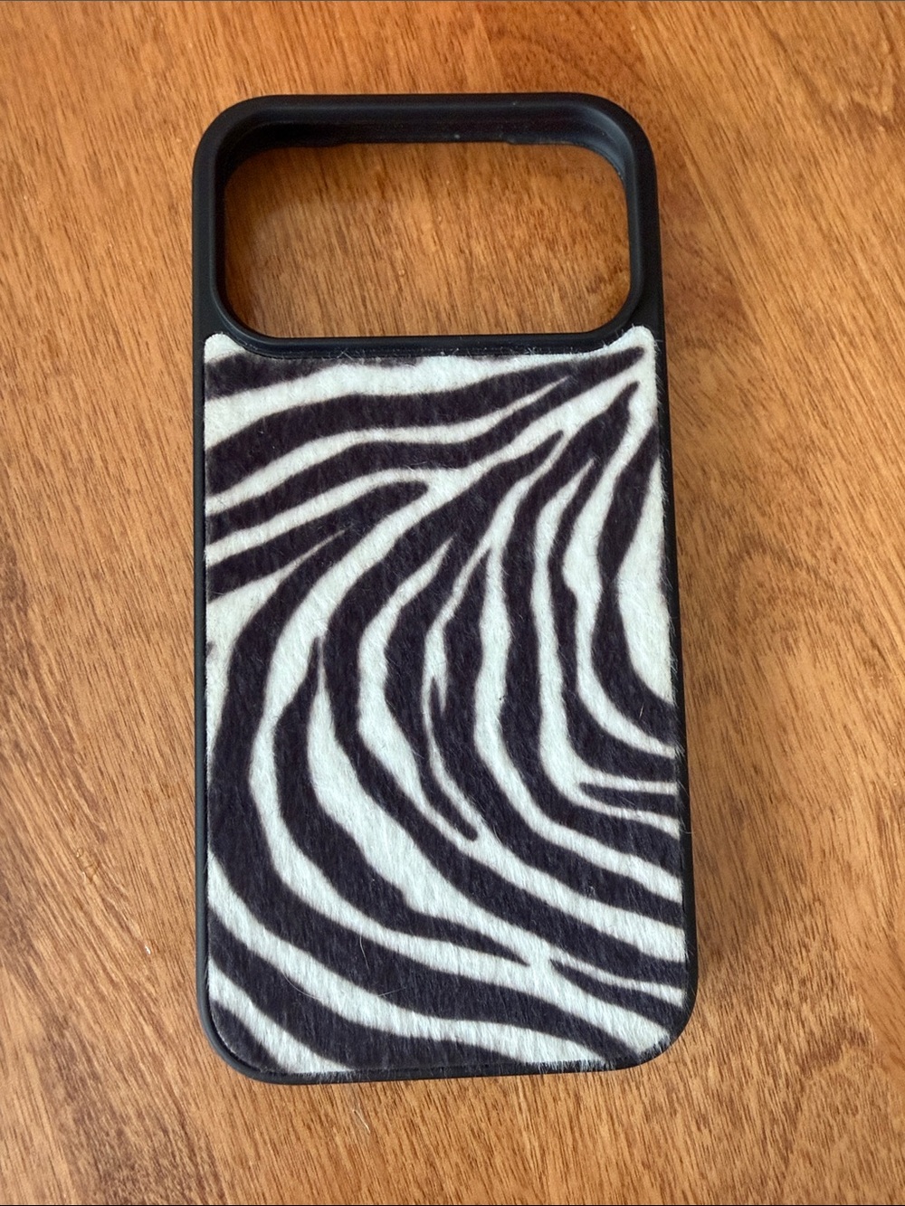Black & White Zebra Print Phone Case - Stylish Protective Cover iPhone17 pro max
